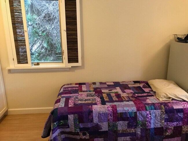 Building Photo - Fully Furnished Short Term Rental (March 7 to June 28, 2025) By Downtown Menlo Park!