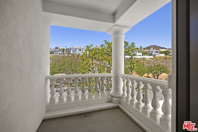 Building Photo - 16648 Cll Arbolada
