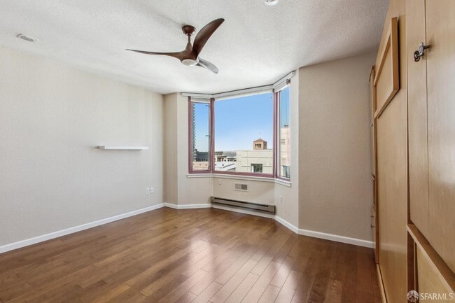 Primary Photo - 201 Harrison St