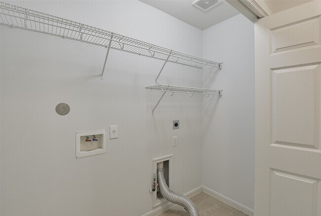 Building Photo - 2825 Woodspring Forest Dr