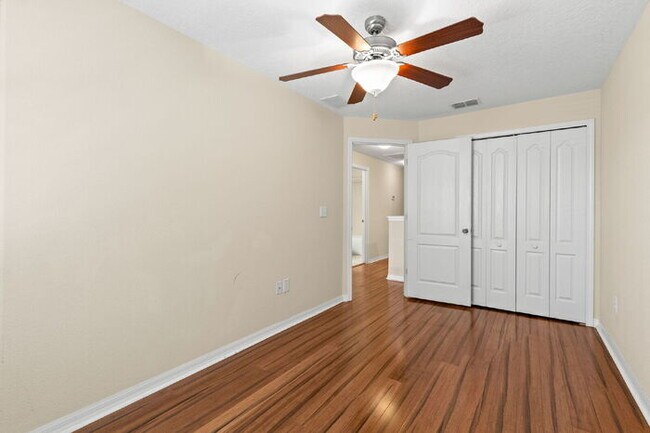 Building Photo - LIKE NEW Town Home For Rent in Wesley Chapel!