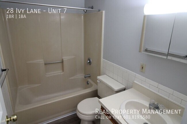 Building Photo - 28 Ivy Ln