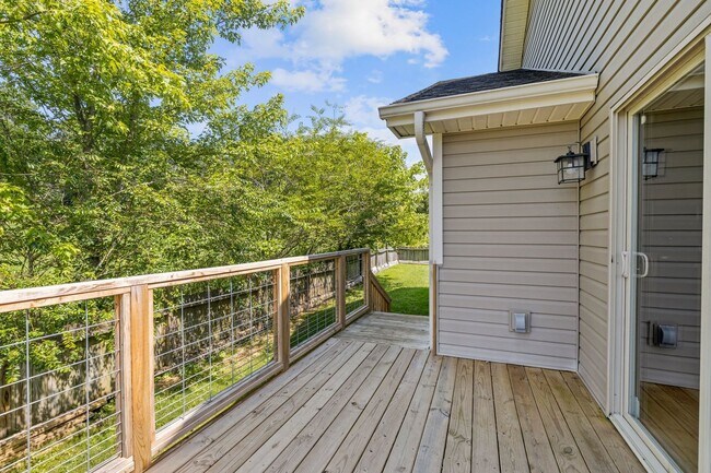 Building Photo - Delightful 3-Bedroom, 2-Bathroom with Fenc...