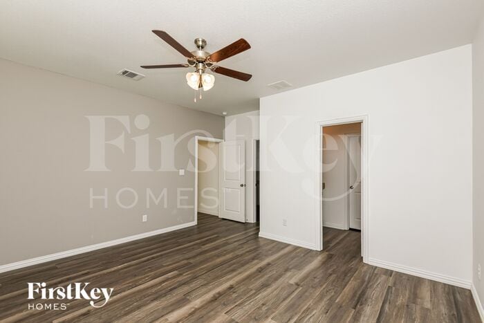 Building Photo - 7336 Parkside Pl Dr