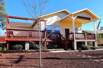 Building Photo - 957 Church Ln