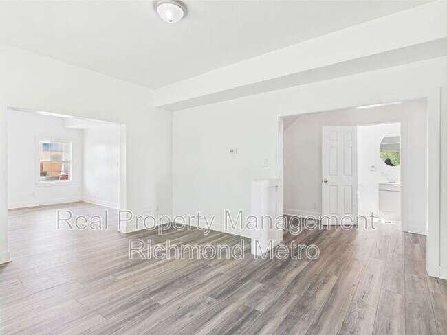 Building Photo - 1610 N 28th St