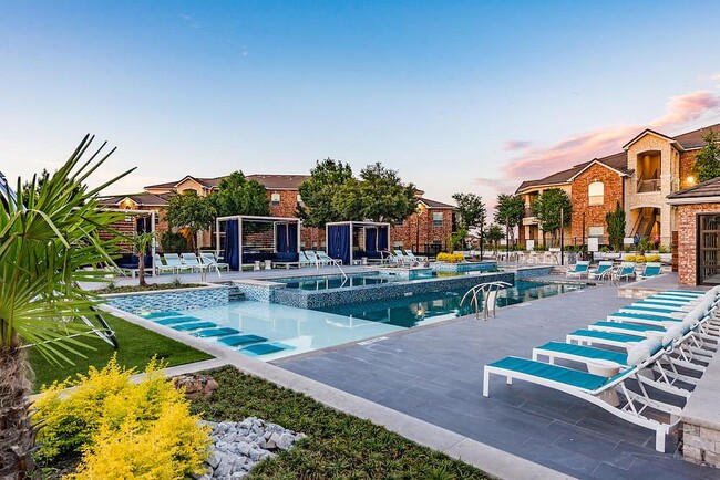 Building Photo - 6101 N Riverside Dr