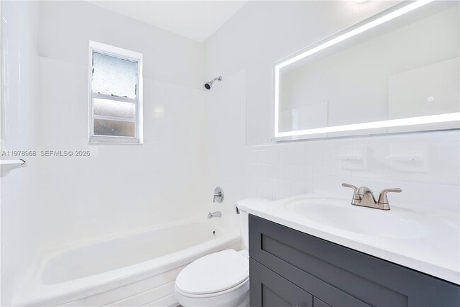 Building Photo - 15991 NE 18th Pl