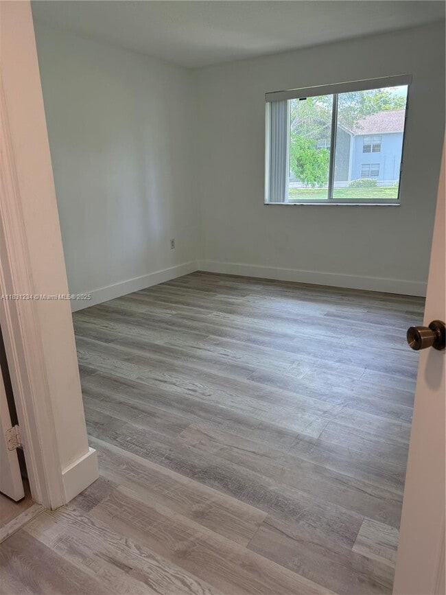 Building Photo - 2 bedroom in Pembroke Pines FL 33024