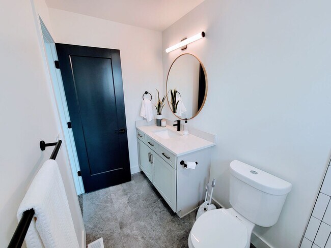 Building Photo - ABSOLUTELY UNBELIEVABLE NEW HIGH END CUSTOM HOME!