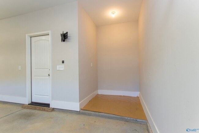 Building Photo - 2121 S Meadows Dr