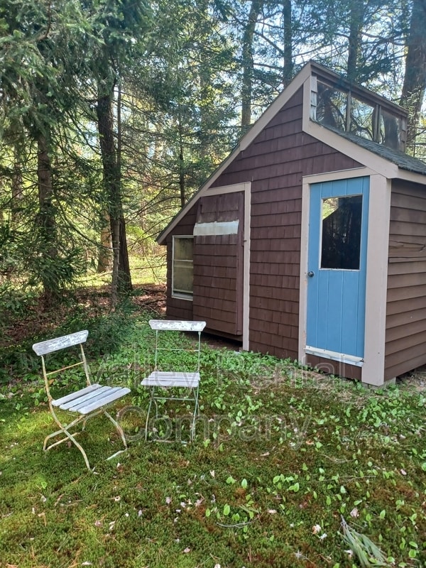 Building Photo - 323 Pelham Rd