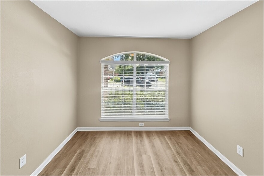 Building Photo - 1711 Mickle Creek Dr
