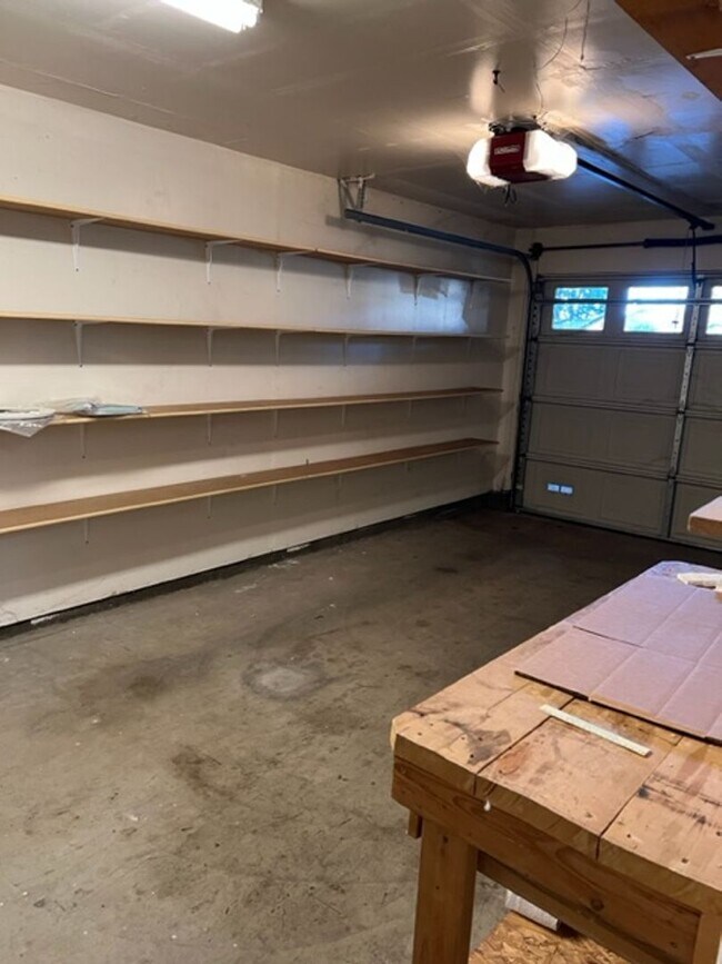 Building Photo - 22 Sierra Lakeside Ln