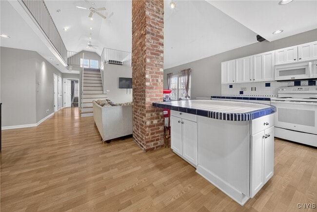 Building Photo - 2340 Court St