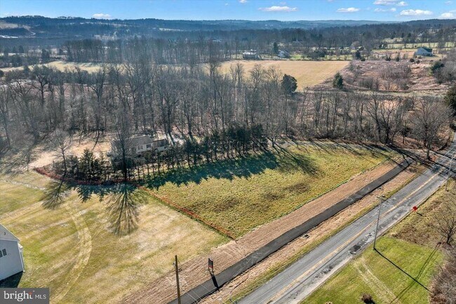 Building Photo - 5400 Curly Hill Rd
