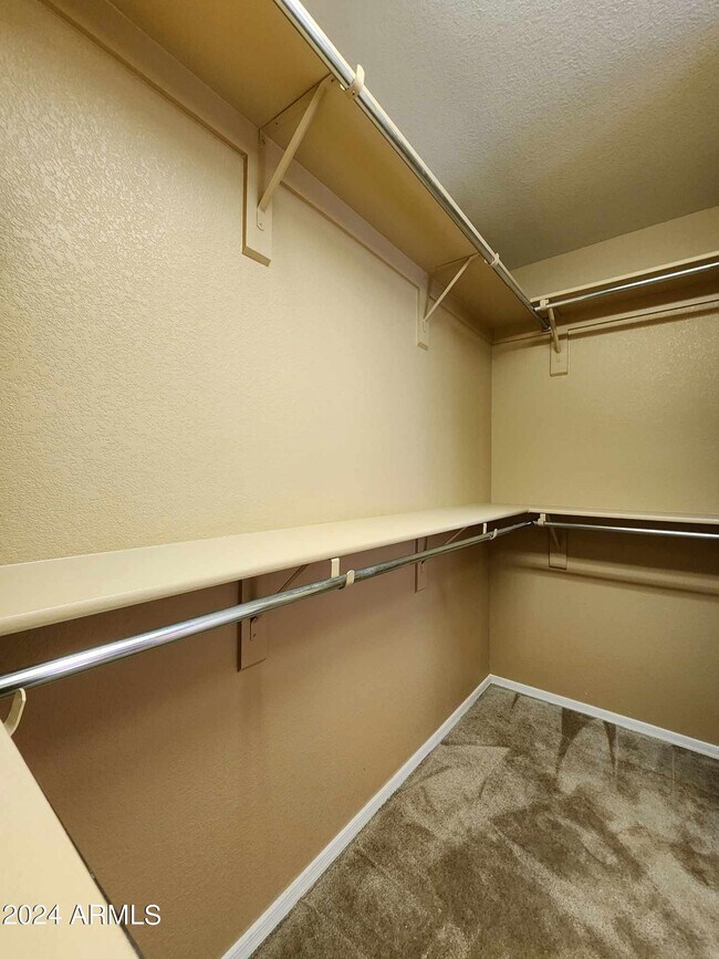 Building Photo - 40443 W Helen Ct