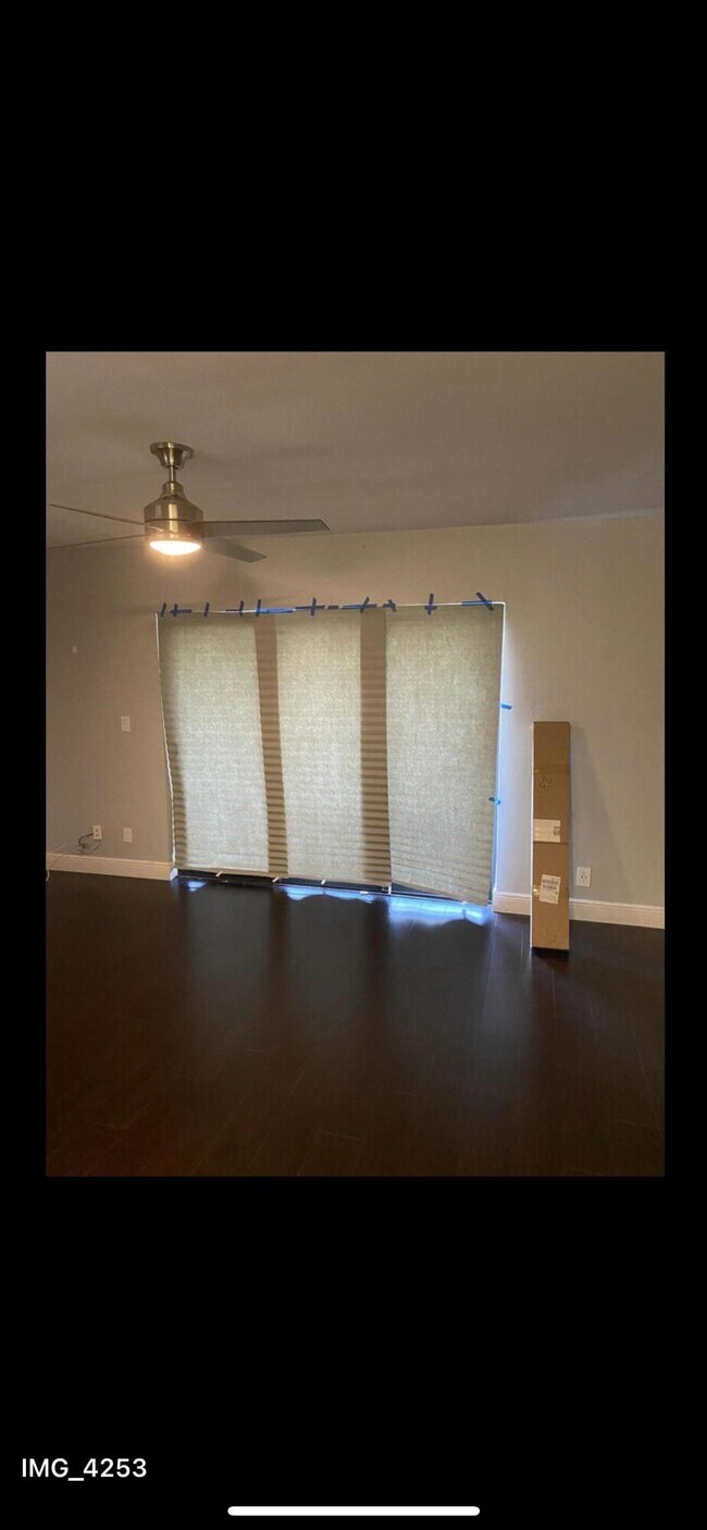 Building Photo - 6557 Racquet Club Dr