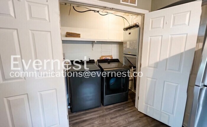 Building Photo - 3340 Roadrunner Trail