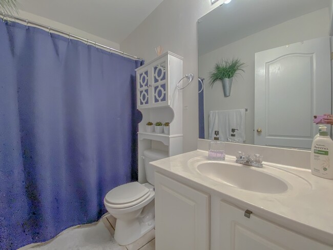 Building Photo - 115 Secret Harbor Dr