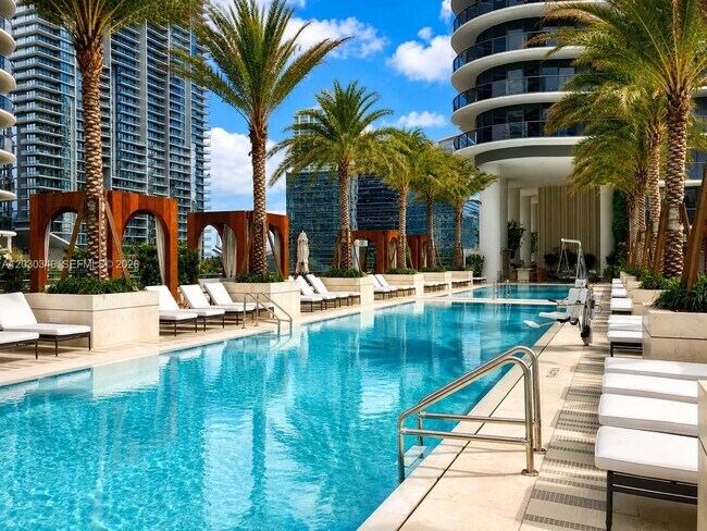 Building Photo - 801 S Miami Ave