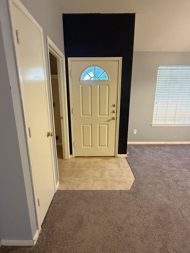 Building Photo - 2746 Georgina Falls Dr