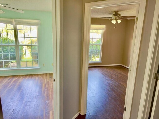 Building Photo - 211 Lucas Way