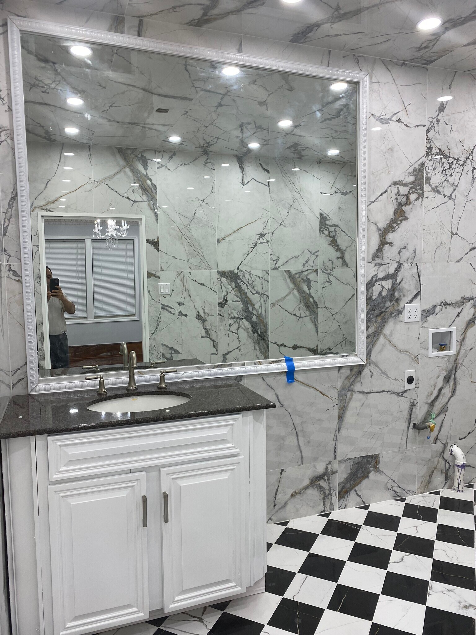 Building Photo - 1820 E 19th St