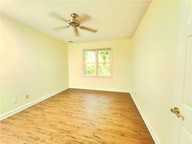 Building Photo - 4009 Treemont Ln