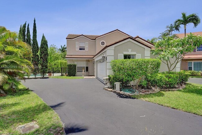 Building Photo - 21461 Sawmill Ct