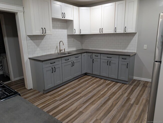 Primary Photo - 3788 Main St