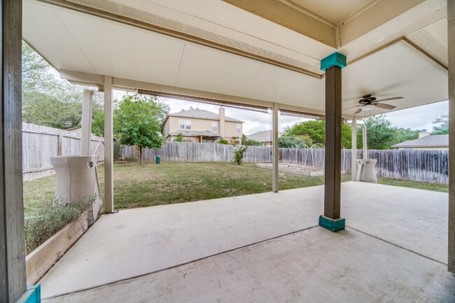 Building Photo - 10811 Marot Field