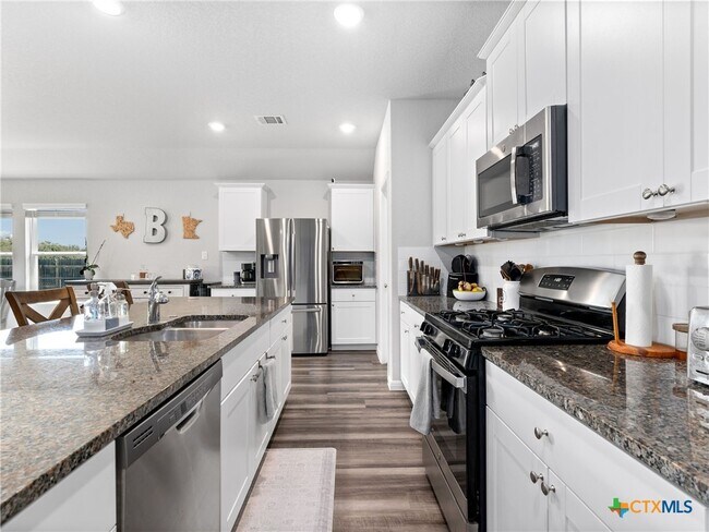 Building Photo - 597 Summersweet Rd