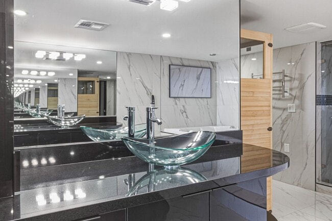 Building Photo - 3111 Bel Air Dr