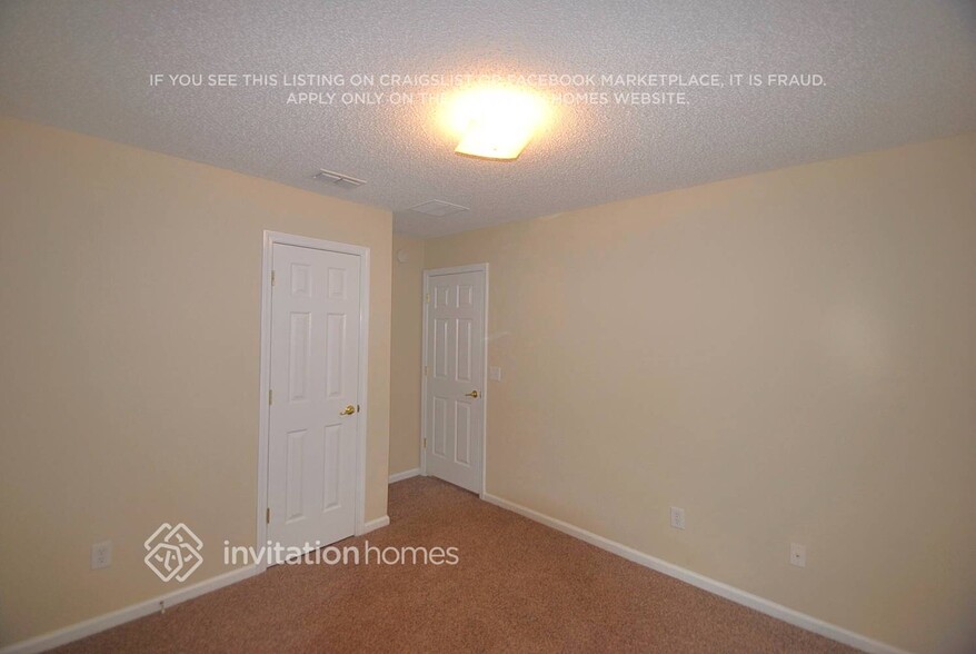 Building Photo - 10939 Apple Blossom Trail E