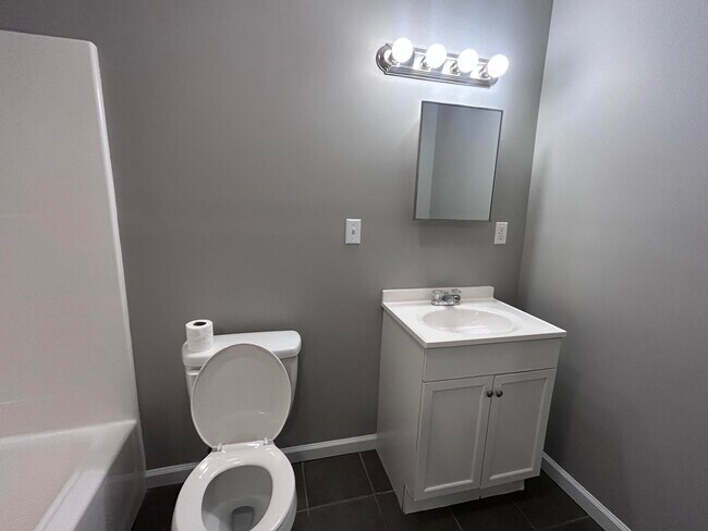 Building Photo - 108 Scott Dr