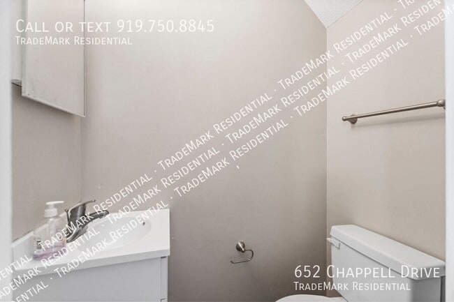 Building Photo - 652 Chappell Dr