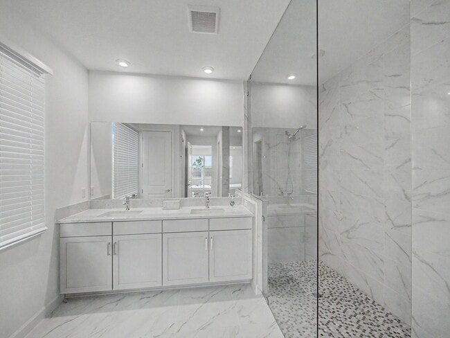 Building Photo - 9140 Remy Ln