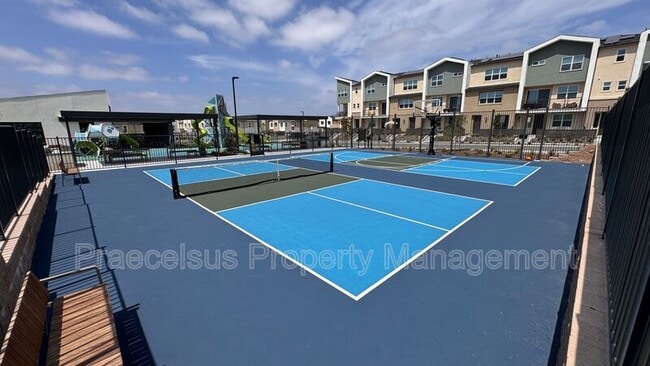 Building Photo - 824 Makani St