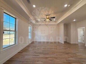 Building Photo - Bella Vista Single-Family Home- 3 Bed/ 2 Bath- Beautiful Cheston Plan