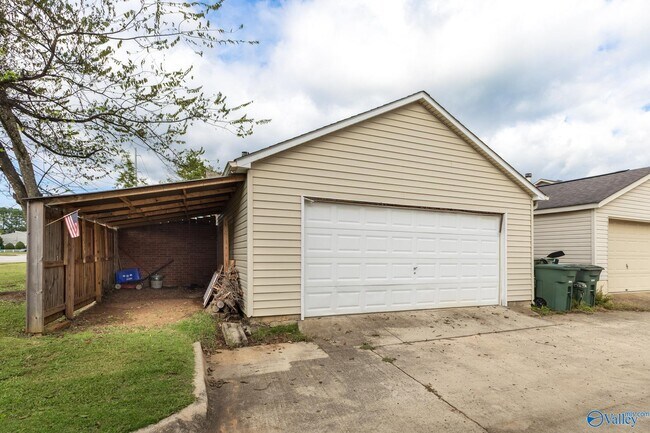 Building Photo - 1200 Catskill Cir SE