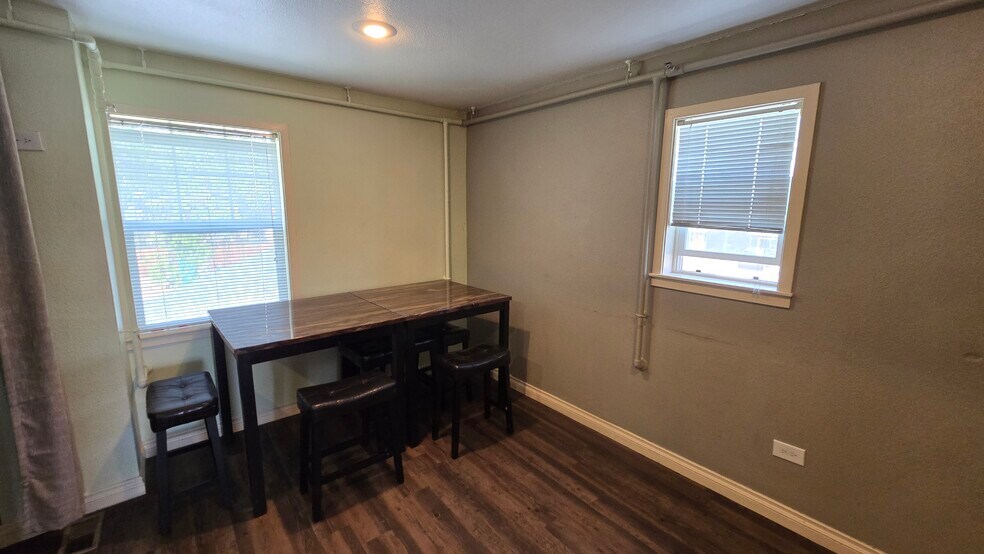 Building Photo - 565 W 96th Ave