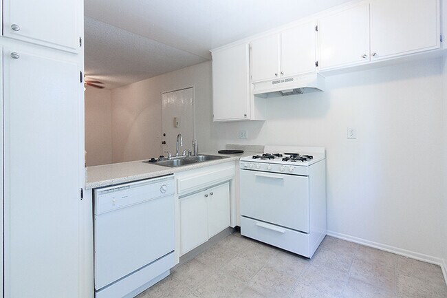 Building Photo - 10827 Morrison St