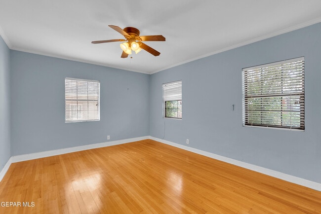 Building Photo - 923 McKelligon Dr