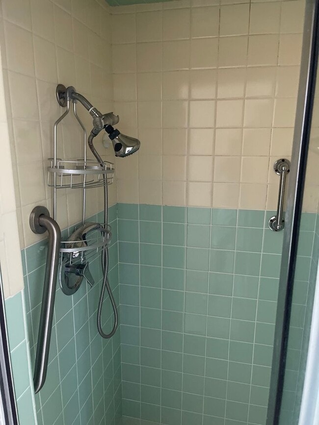 Building Photo - Chula Vista 4.5 Bedrooms and 3 Bathrooms -...