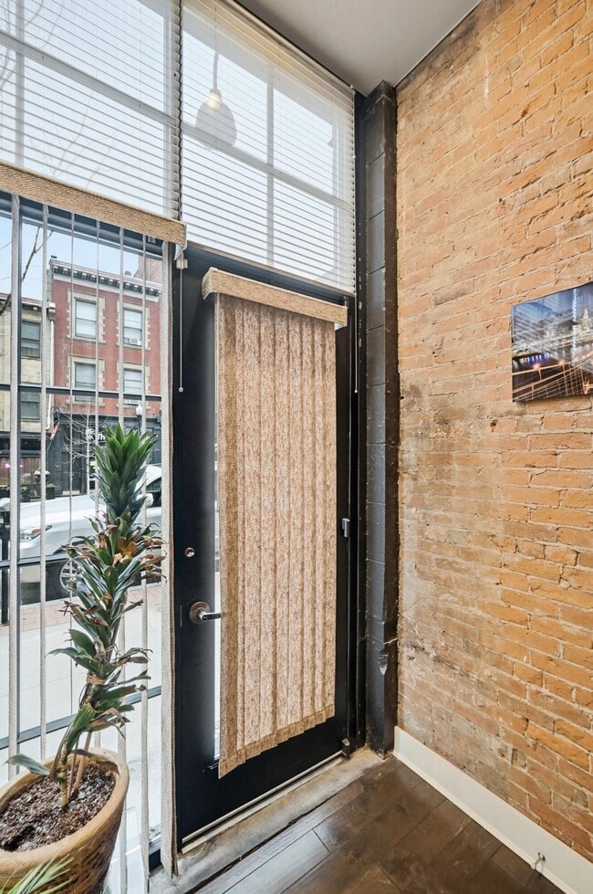 Building Photo - 408 Scott St