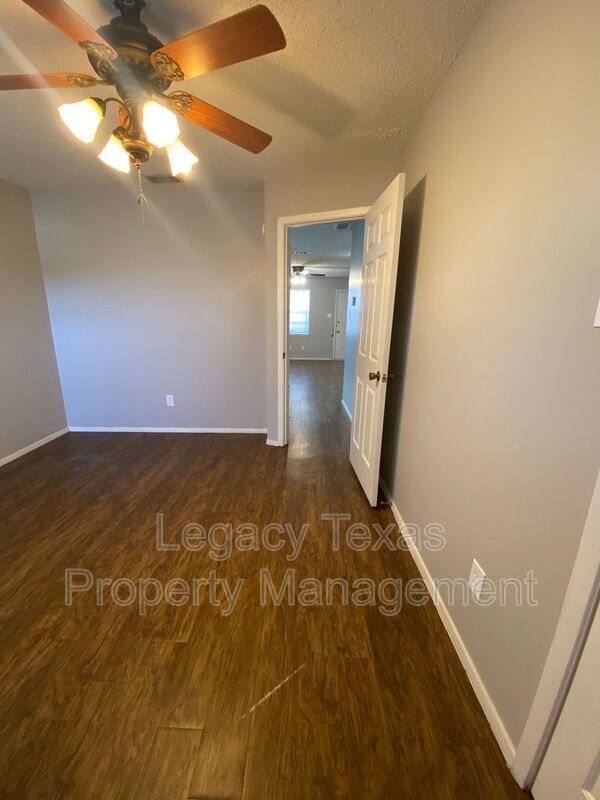 Building Photo - 1409 W Kilpatrick St