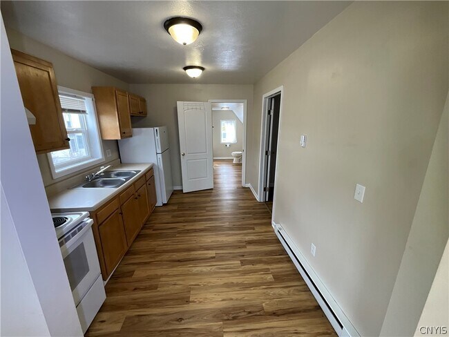 Building Photo - 222 Academy St