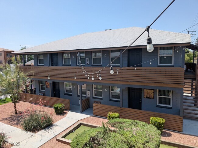 Building Photo - 319 N 11th St