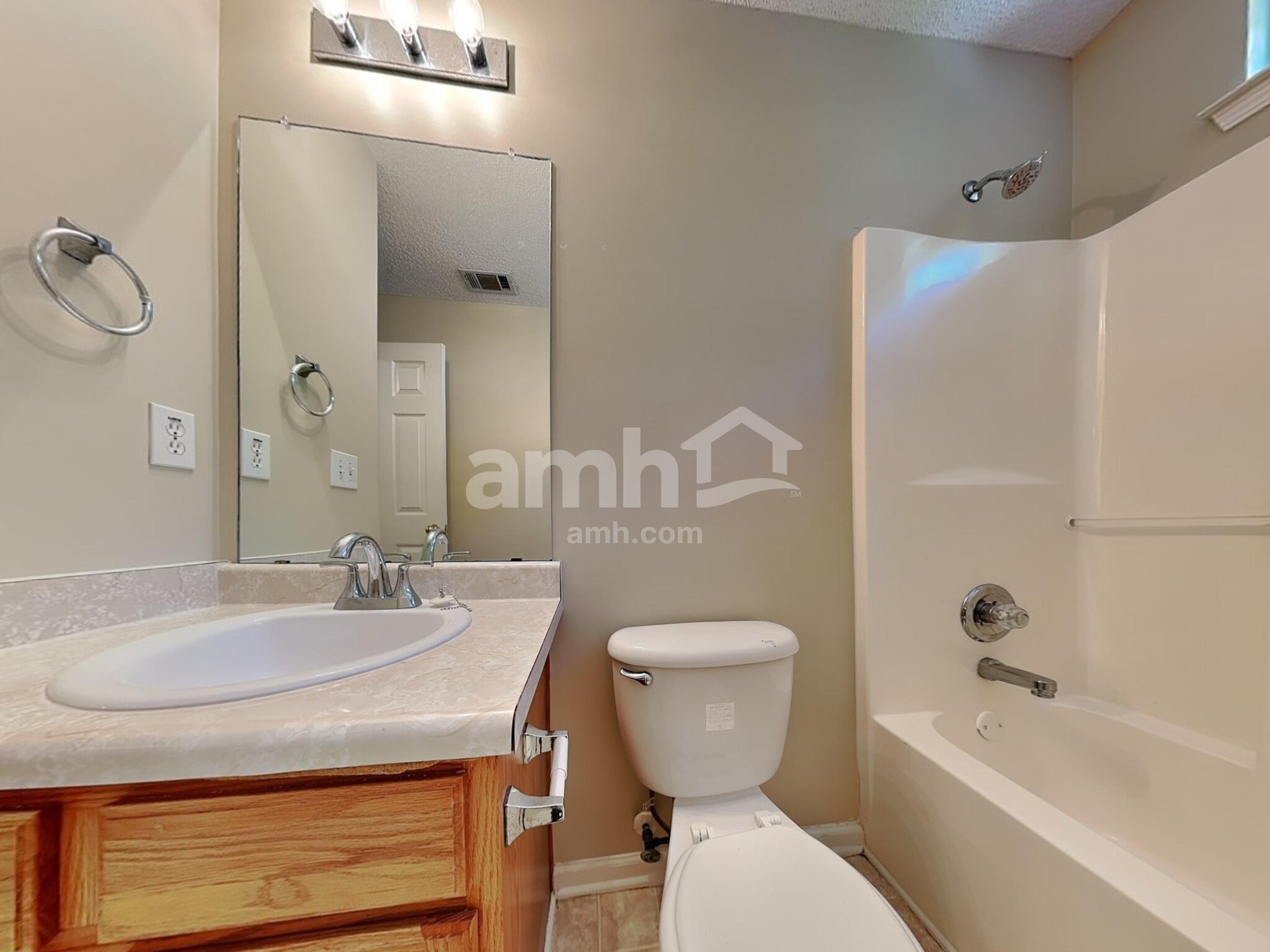 Building Photo - 4020 Angels Dr